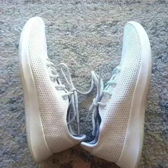 Allbirds Women's White Tree Runner Kaikoura White Sustainable Sneaker 9 - Picture 9 of 16